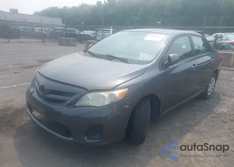2011 Toyota Corolla Le z USA, uszkodzony, nr VIN JTDBU4EE5B9135319